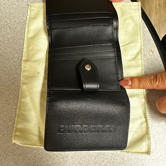 💕Burberry wallet💕 - Picture 5 of 6